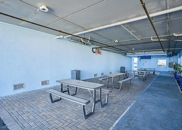 Dollar 110 Apartment